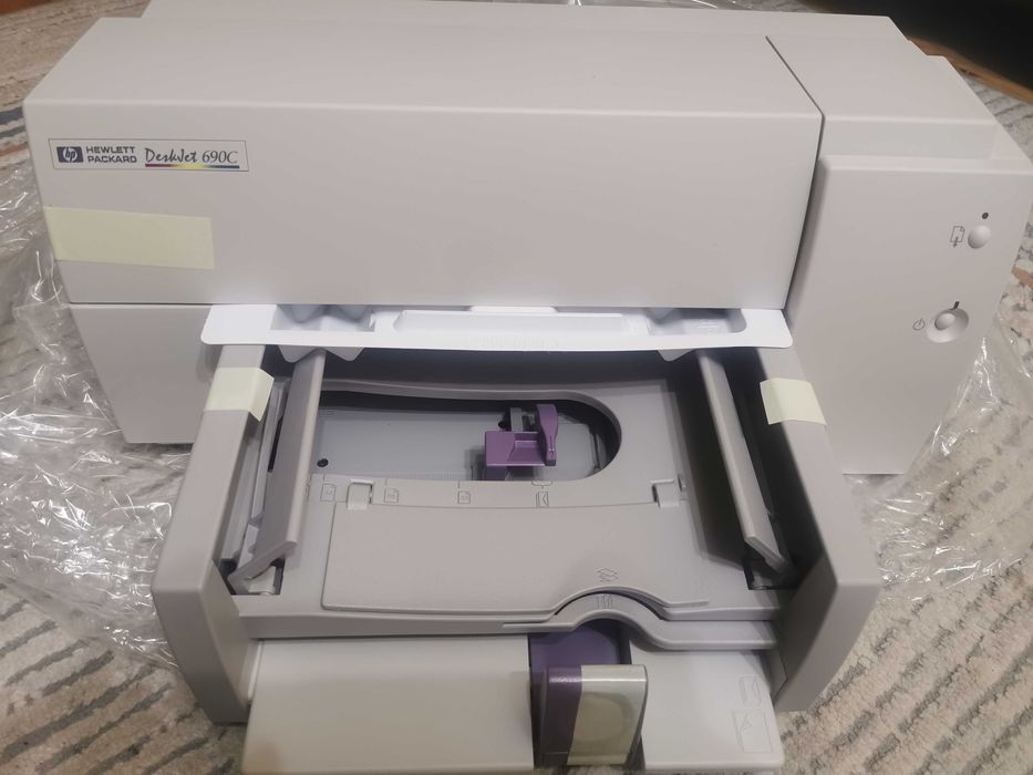 Zabytkowa drukarka atramentowa Hewlett Packard 690C, fabrycznie nowa