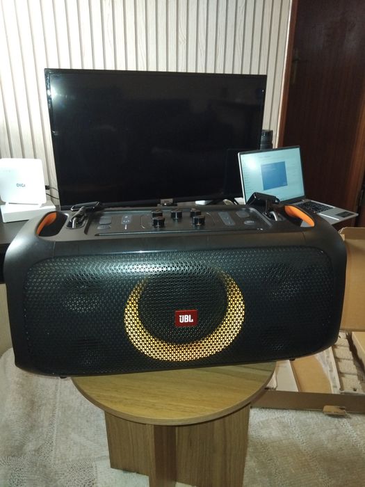 Coluna JBL partybox
