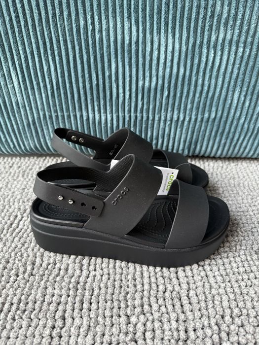 Sandały Crocs Brooklyn Low 38-39 damska 8 Modne Wygodne Czarne