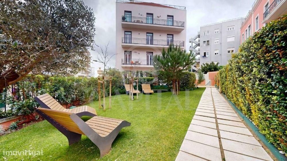 Apartamento T3 com garagem nas Amoreiras