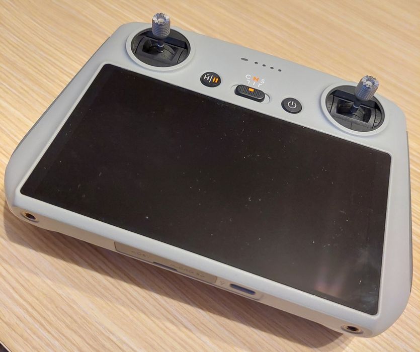 Kontroler DJI RC, plus kabel i osłona gimbala