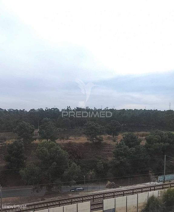 T3 com 110 m² no Fogueteiro — Espaço, luminosidade e localização!