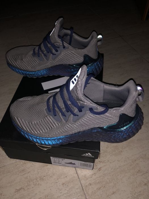 Ténis Adidas AlphaBoost