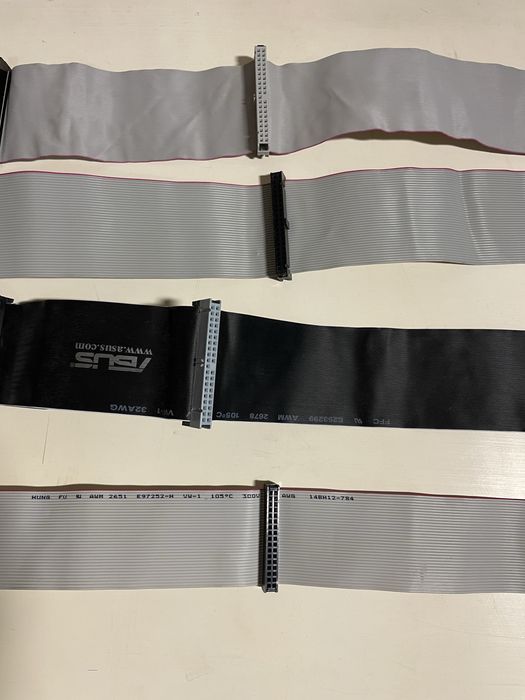 Оптичні приводи та шлейфи