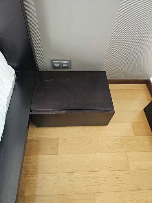 Conjunto de cama e 2 mesinhas de cabeceira