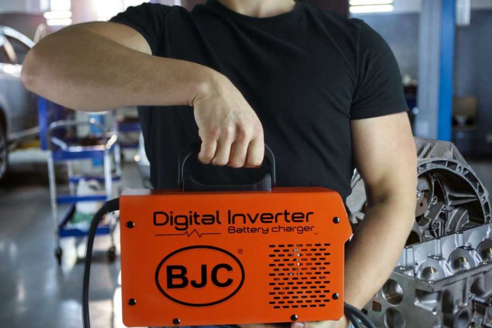 Prostownik akumulatorowy z rozruchem BJC BC- 600 AMPER 12V / 24V