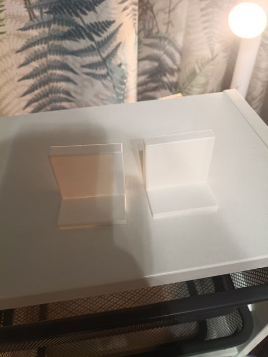 Szafka ścienna Ikea z pojemnikami