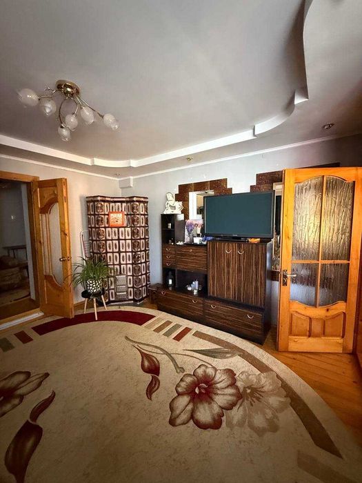 Продається дворівнева квартира смт Путила, вул. Українська