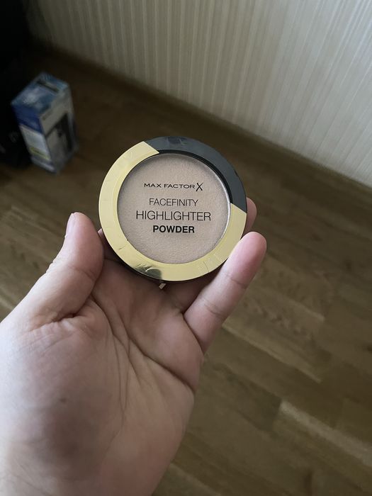 Max Factor Highlighter 001