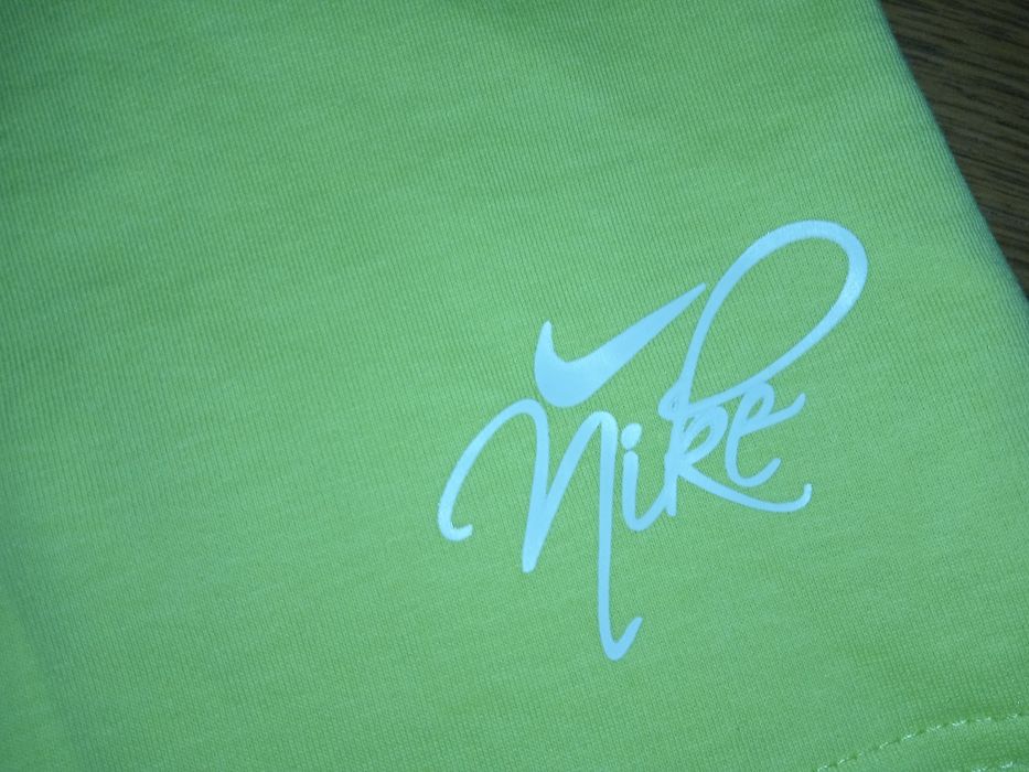 Жіночі шорти Nike