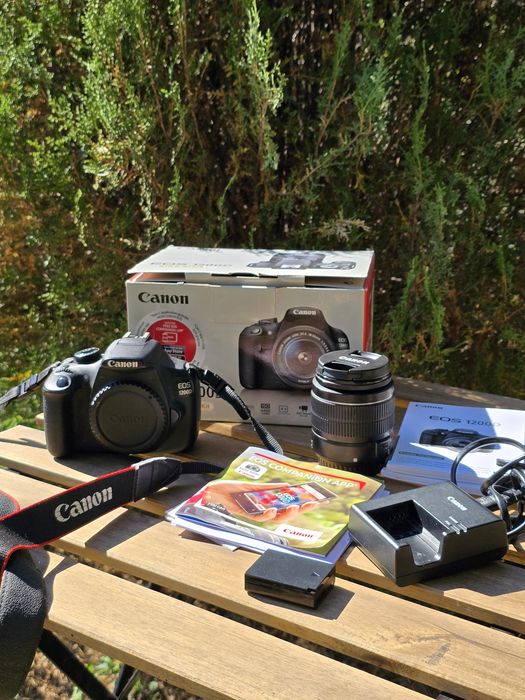 Цифровий дзеркальний фотоапарат Canon EOS 1200D