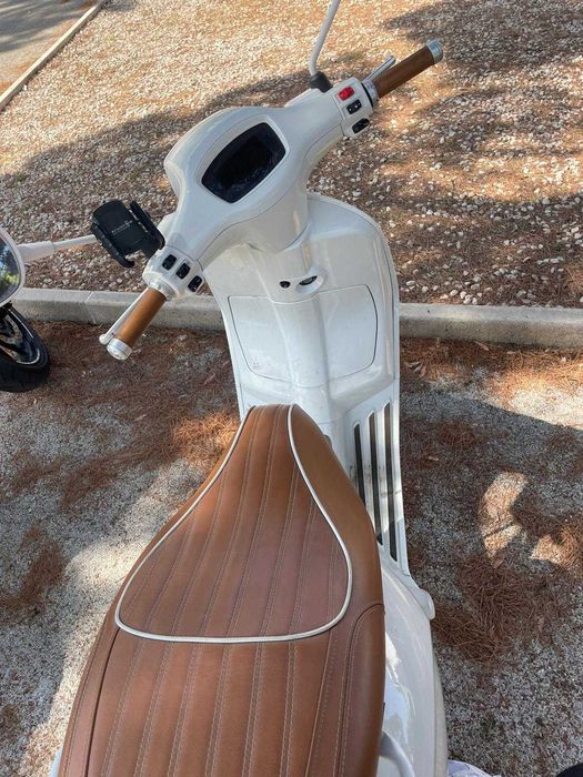 Vespa Primavera 2023