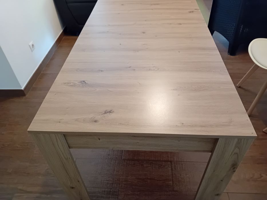 Mesa da cozinha nova