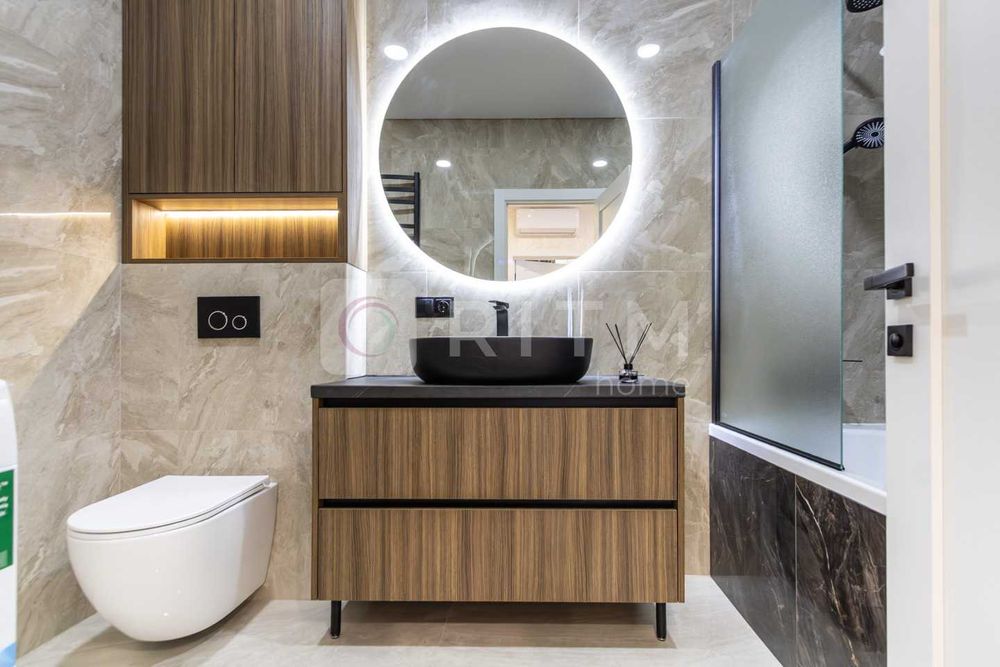 Продається світла та простора 2-кімнатна квартира площею 65 м² у сучасному житловому комплексі «Сонячний».