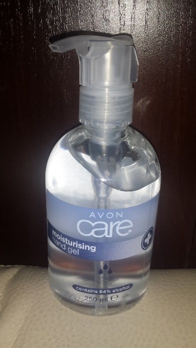 AVON Nawilżający żel antybakteryjny do rąk 250ml