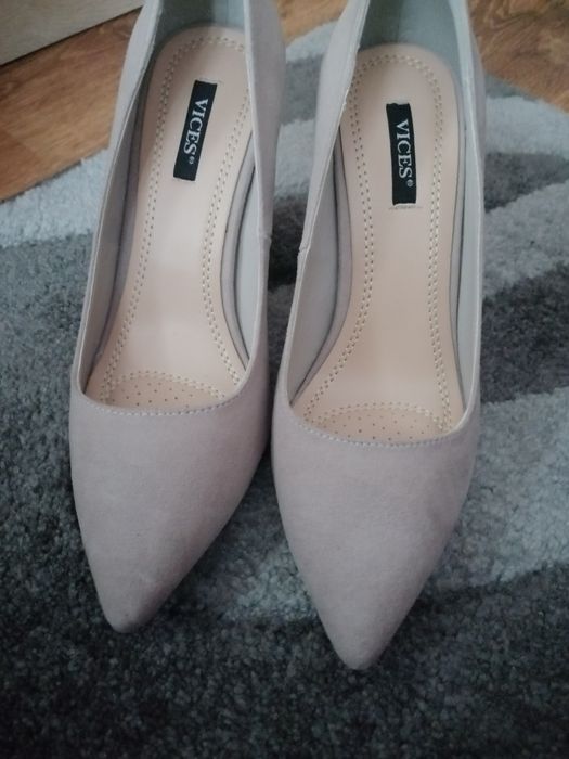 Buty na sprzedaż