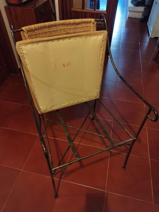 Cadeira braços em Ferro