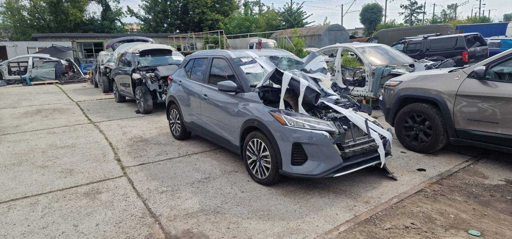 nissan kicks дверь дверка двері ліва права