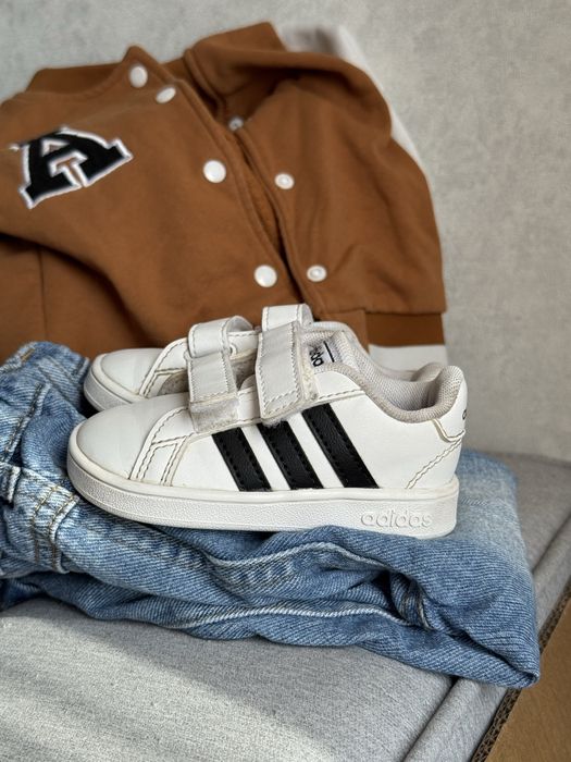 Дитячі кросівки adidas 12,5 см
