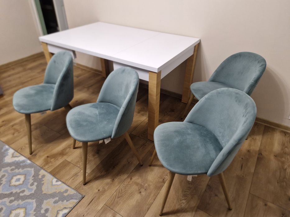 Sprzedam 4 krzesła home & you