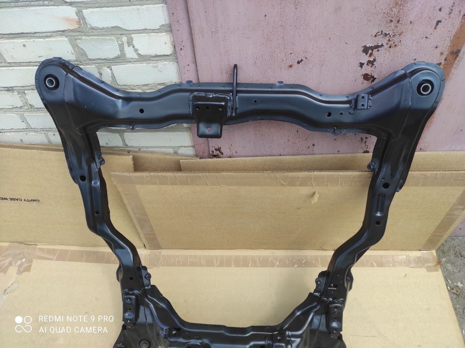 Подрамник балка підрамник Hyundai Elantra Елантра