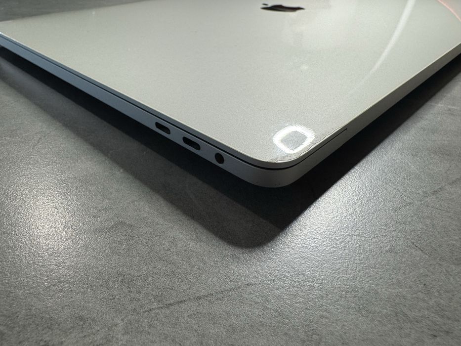 Macbook Pro 16,2019,1T