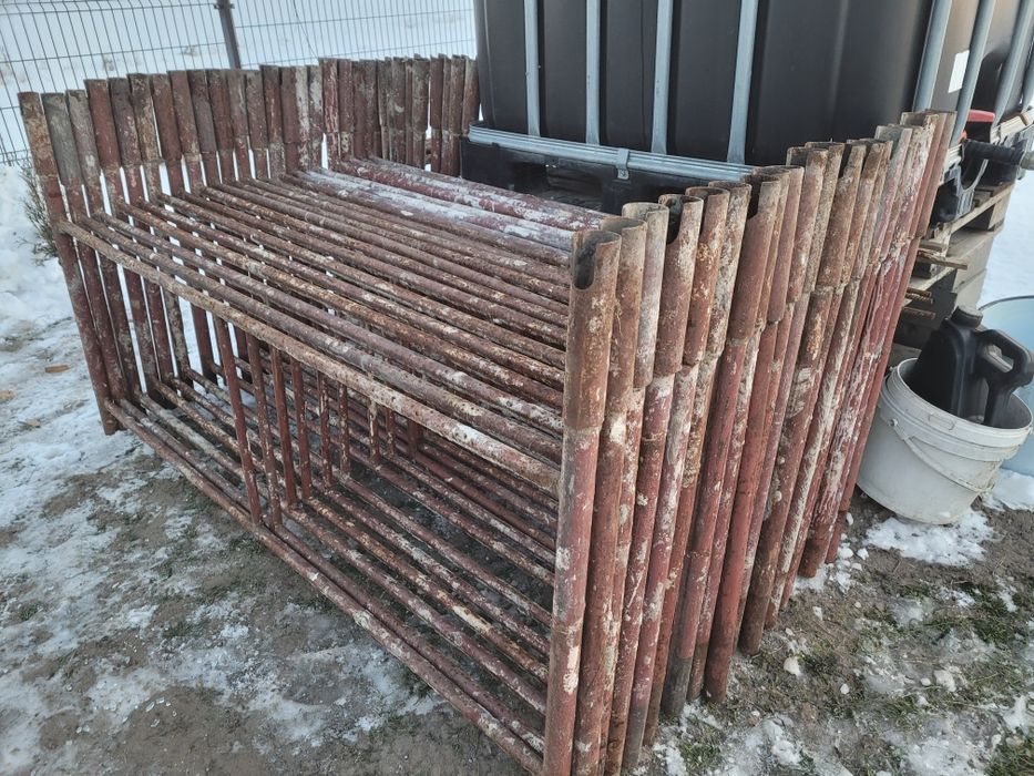 Rusztowania warszawskie 24 sztuki.