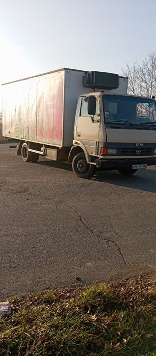 Автомобіль Тата 613