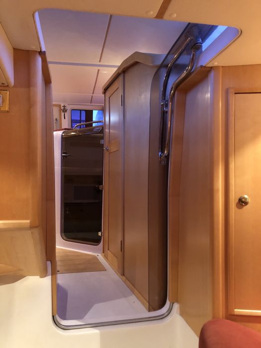 Яхта Bella Falcon 35 Fly