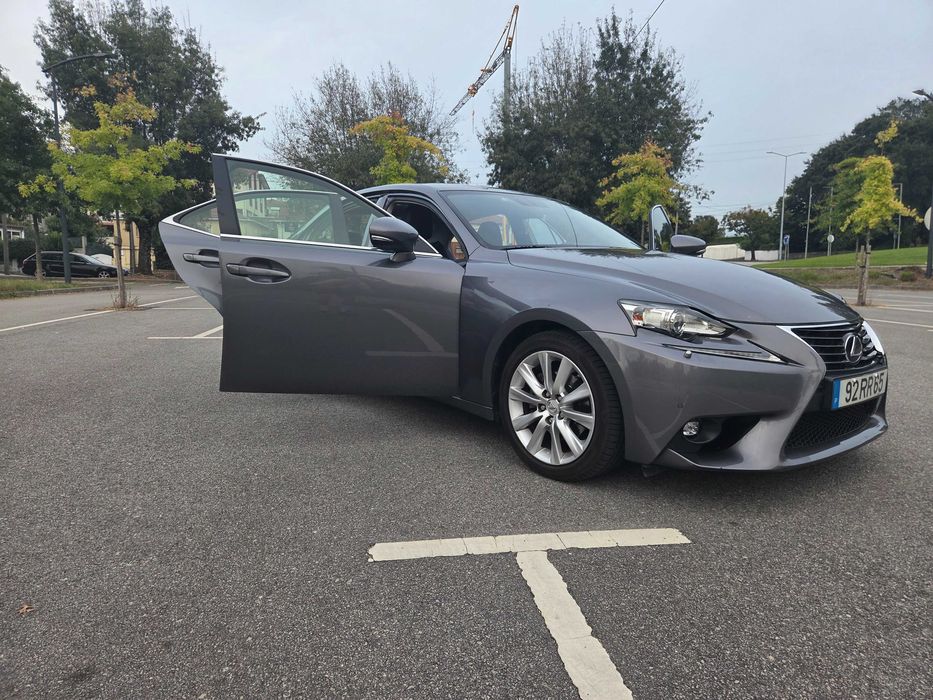 Lexus IS 300h Executive