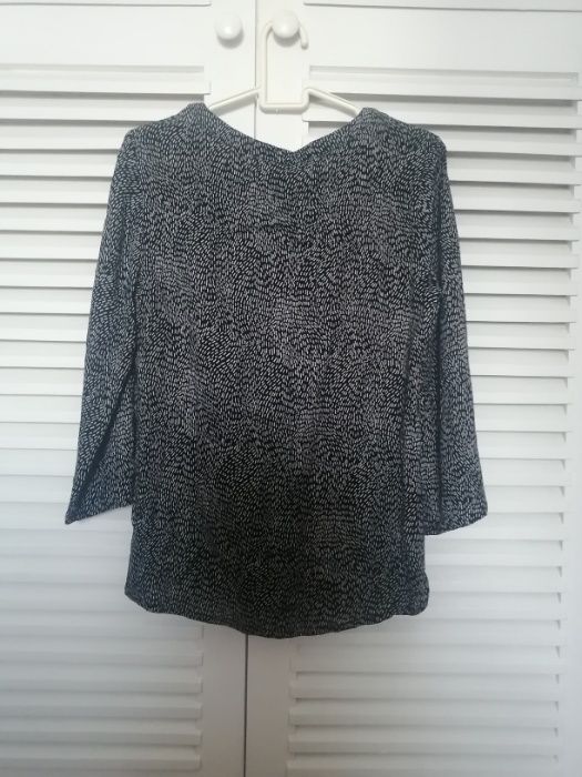 Blusa preta e branca nova