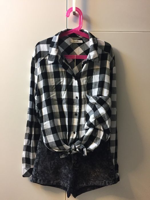 Conjunto calção cinza matizado e blusa da Bershka