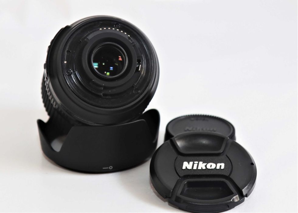 Lente Nikon 18-105mm objetiva a funcionar na perfeição