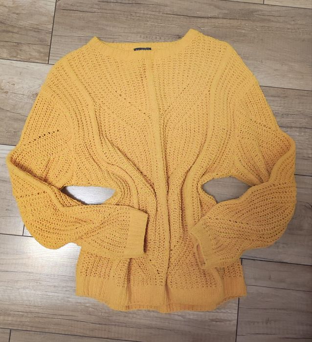 Lekki mięciutki sweter ażurowy Beloved S