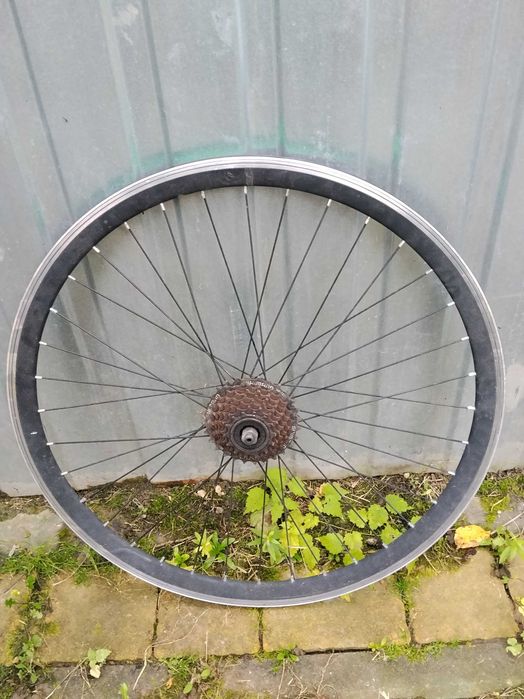 Tylna obręcz koła rowerowego 26" z wolnobiegiem i dętką | KROSS