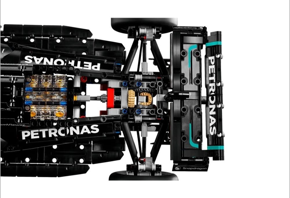 Lego Mercedes-AMG F1 W14 E Performance