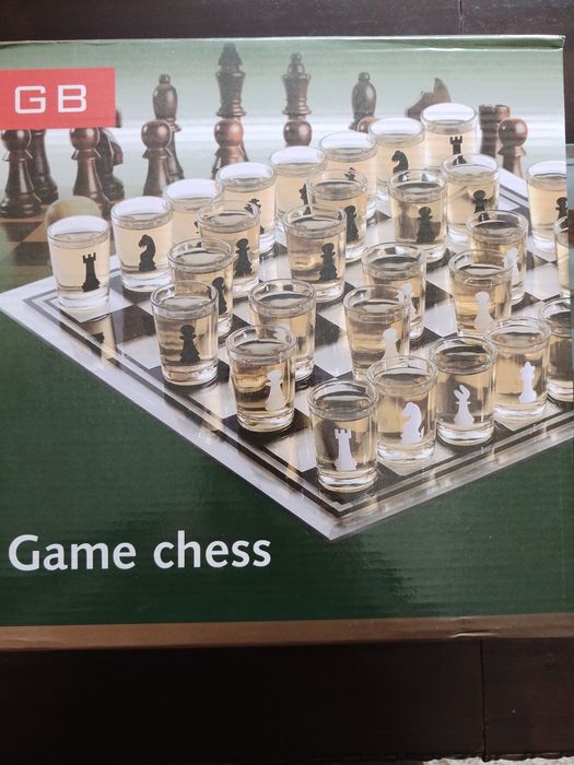 Шахматы стеклянные сувенирные