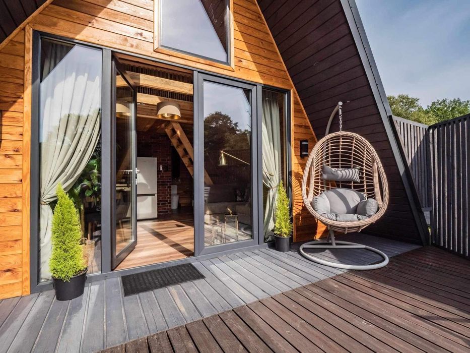 Domki nad jeziorem/ jacuzzi/ fotel masujący/basen/ deski sup/ognisko/g