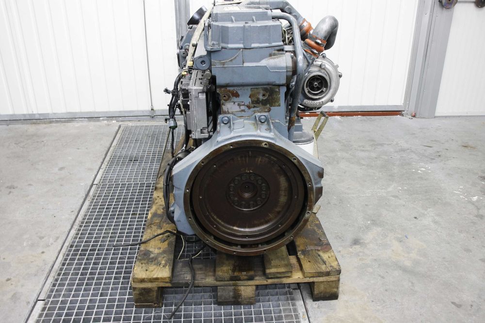 Silnik detroit international case dt466 perkins 1306 edi Navistar 40