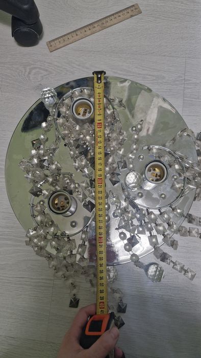 Продам люстру в гарному стані