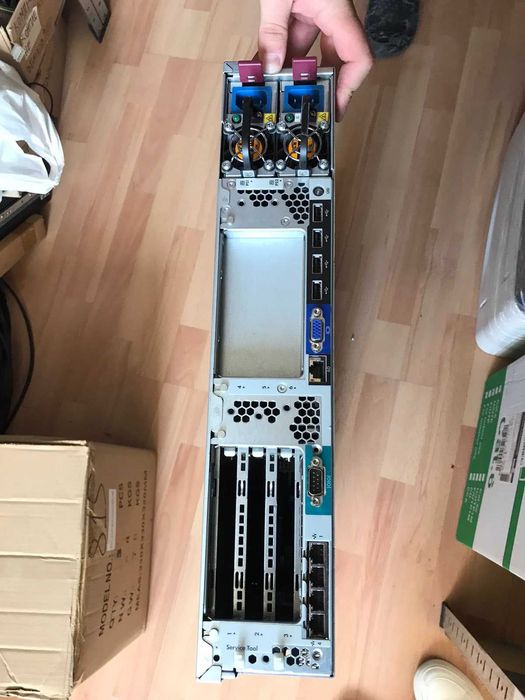 HP ProLiant DL380p Gen8 (2U Rack Server)
