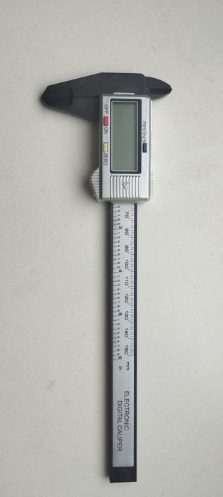 Электронный штангенциркуль