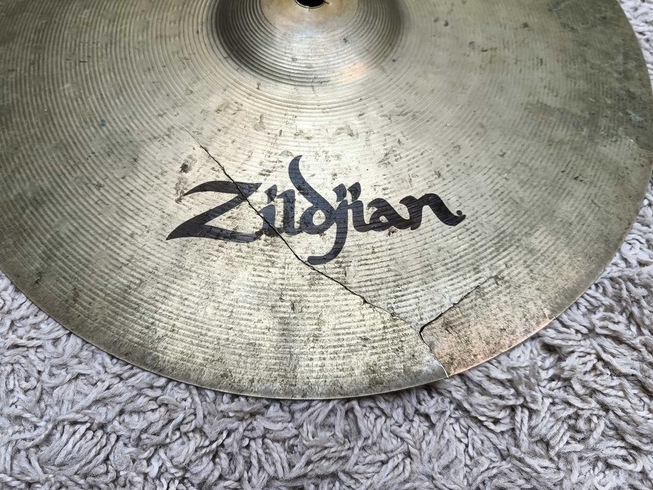 Talerz perkusyjny ZILDJIAN PLANET Z CRASH 16"