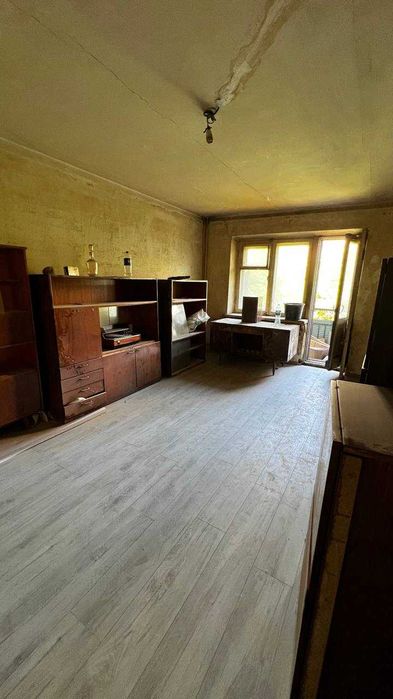 Продаж квартири під ремонт, вул. Олександра Кониського, Центр