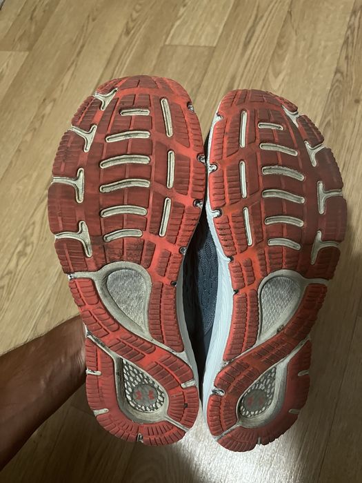 Кросівки чоловічі under urmor