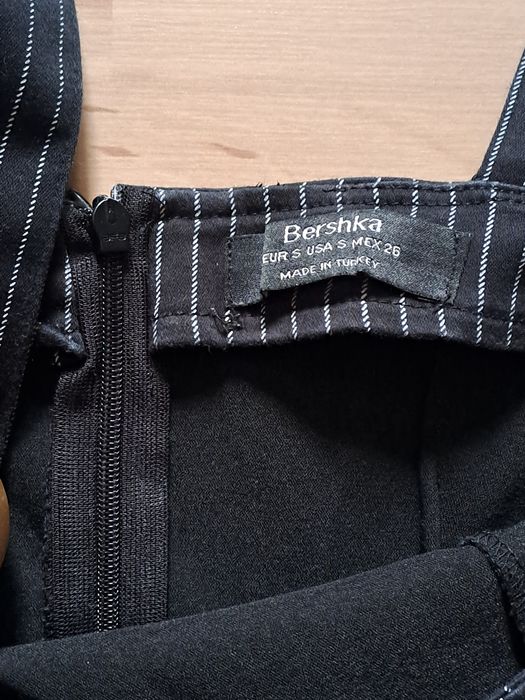 czarna obcisla krotka sukienka mini na regulowanych ramiaczkach S