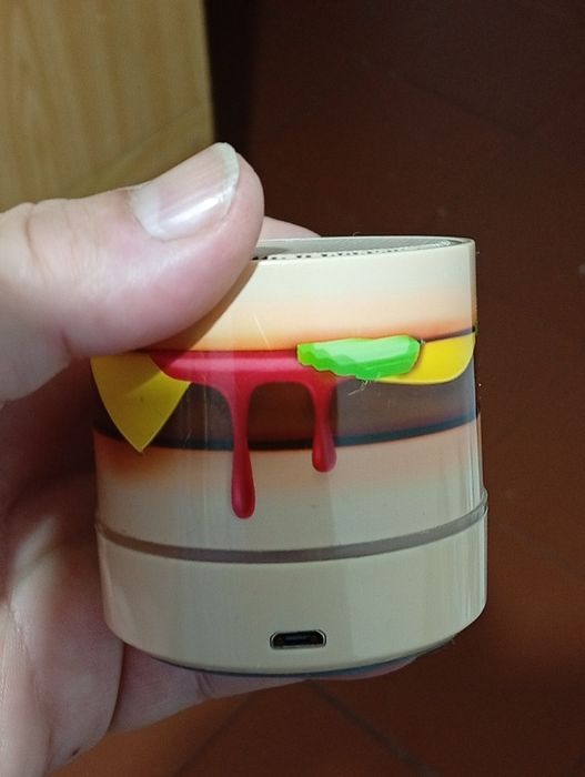 Coluna Bluetooth toda bem funcional