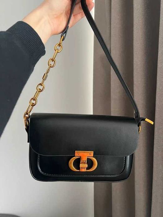 Czarna elegancka torebka/Mała czarna torebka