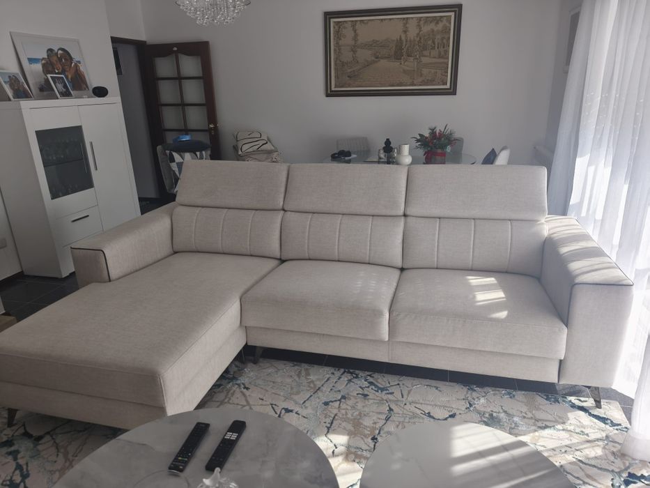 Sofá chaise-long novo