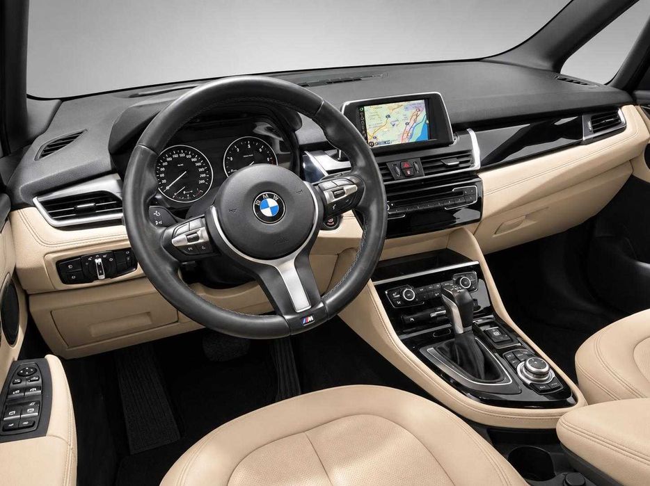 Bmw serie 2 Gran Tourer 218D 7 lugares  Line Luxury Auto — photo 5